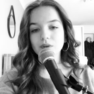 Erza Muqoli Instagram - 🤍🎼
