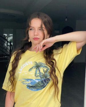 Erza Muqoli Instagram - 🌞🌊