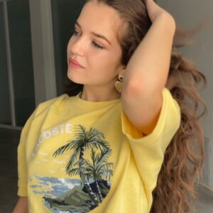 Erza Muqoli Instagram - 🌞🌊