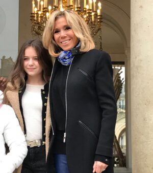 Erza Muqoli Instagram - J'ai eu l'immense honneur de rencontrer Madame Brigitte Macron aujourd'hui ! Super moment ✨
