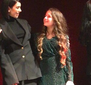 Erza Muqoli Instagram - Quel honneur d’avoir rencontré le Pape François au Vatican ainsi que d’avoir été  invité à chanter, aux côtés de grands artistes albanais, à l’occasion de la soirée commémorative de notre grand Héros Gjergj Kastriot Skenderbeu..
Fierté 💙