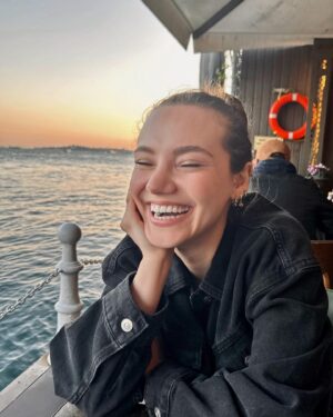 Eslem Akar Instagram - 32 diş☺️