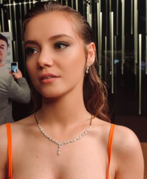 Eslem Akar Instagram - Dün geceden🧡 Emeği geçen herkese sonsuz teşekkürler✨