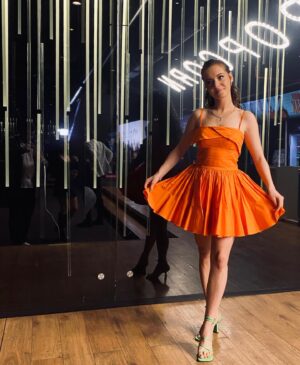 Eslem Akar Instagram - Dün geceden🧡 Emeği geçen herkese sonsuz teşekkürler✨