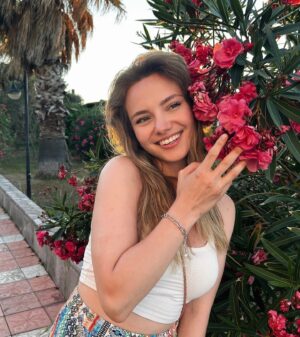 Eslem Akar Instagram - 🌸🤍🍀