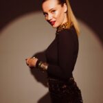 Eslem Akar Instagram - Çok özel bir çekimden bize kalanlar🖤 GENEL KOORDİNATÖR: @zisanseckin FOTOĞRAF: @kaan.turkerr PRODÜKSİYON: @dilaysjoker STYLING: @_gamzesengul_ MAKYAJ: @cuneytseven SAÇ: @muhammetcicekhair @Studio42hairdesign STYLING ASİSTAN: @dilara.dursun & @beyz.kd & @zehra_guull SAÇ ASİSTAN: @dilatuygunn Menajerlik: @hasangungormanagement Ayakkabı: @shoebellas / @magg.pr