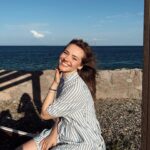 Eslem Akar Instagram - ilk gün tatil postudur🦋