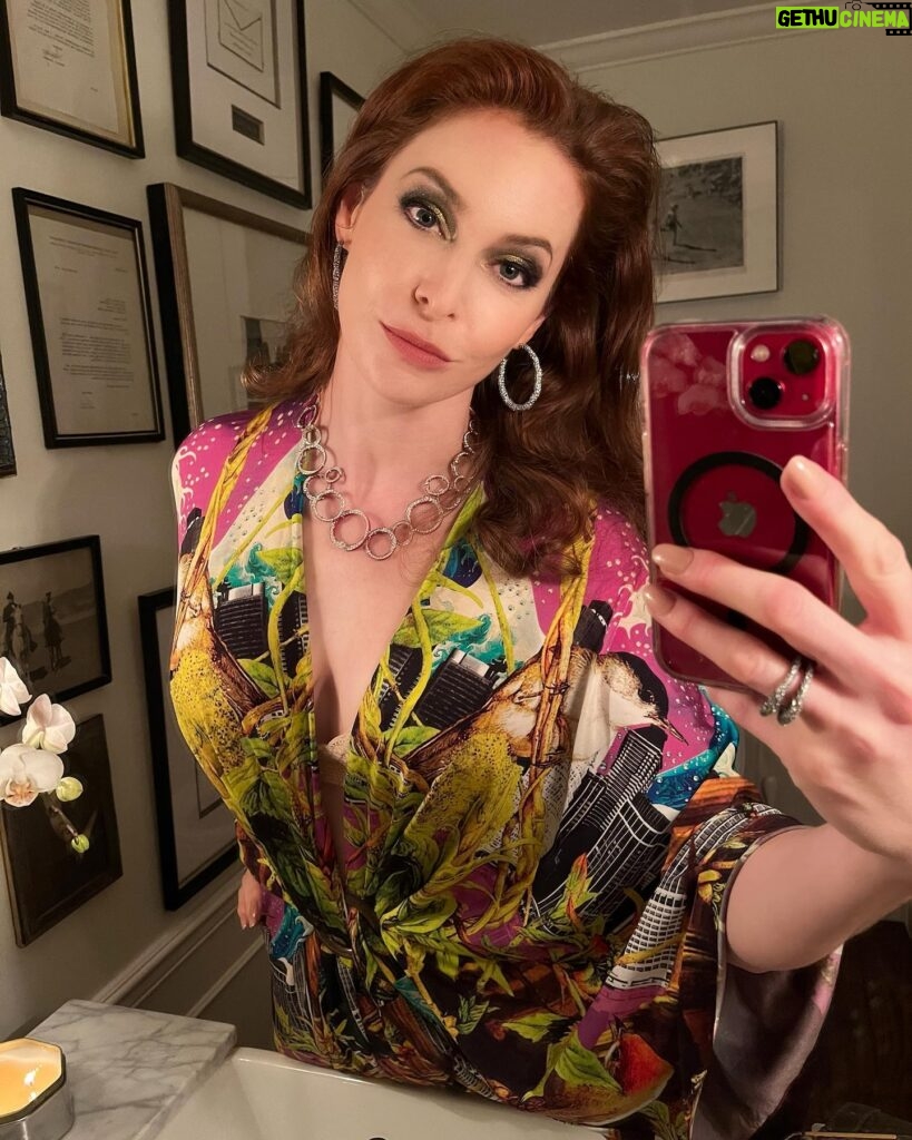 Esmé Bianco Instagram - Thank you for having me @officialfaberge for the unveiling of the incredible #gameofthrones egg 😍✨ Jewels @officialfaberge Hair @kyleheinen at @bleachlondon Makeup @bmoviekitten