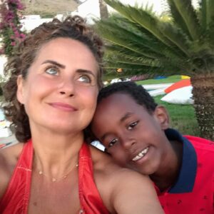 Esra Akkaya Instagram - Parti sen gülünce başlasın...