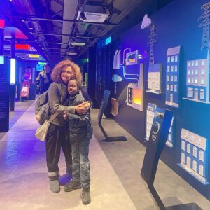 Esra Akkaya Instagram - İstanbul’a biraz turist olmak iyiymiş….