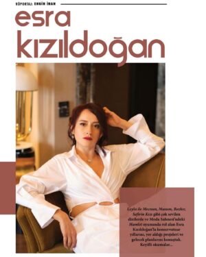 Esra Kızıldoğan Instagram - Episode Dergi Röportajı🐚🌿
@episodedergi 

Röportaj: Engin İnan @engininan 
Fotoğraf: Baran Altındağ
@photographerbaranaltindag 
Styling: Merve Özmen
@nernee 
Saç: Sabit Akkaya
@sabitakkaya 
Emre Kayacı
@kayaciemre_ 
Makyaj: Banu Aksungur
@banuaksungur 
Mekan: Radisson Blu Ottomare
@radissonbluottomare 

@talentomenajerlik @tuncayaltunoglu  @ecebbolukbas  @ecemkanun @sefkatpeker 🙏🏻🍀