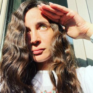 Esra Şengünalp Instagram - Güneş’e selam!