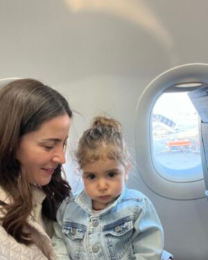 Esra Şengünalp Instagram - BAKALE 01
Sahne tozu süpürülmüş ve yutulmuştur. @mayayildiz20 
#adanatiyatrofestivali #annekız