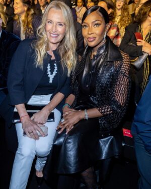 Estelle Lefébure Instagram - Complicity with my dear  @naomi at the show @lorealparis 
Great show 
#pfw

📷 by @olivierborde 
Makeup @elladasatoueva 
Hair @sylvain.decolfmacker