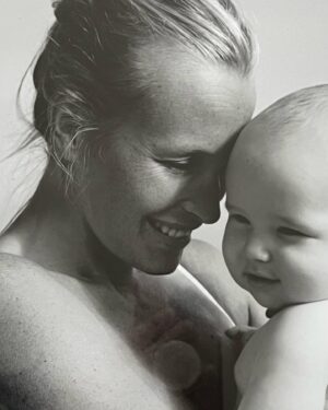 Estelle Lefébure Instagram - Quelle fierté d’être ta maman 
Quelle chance de t’avoir dans ma vie 
Tu es un beau garçon qui grandit si vite avec un ❤️ si grand 
Happy birthday my little boy 
I love you ✨