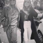 Estelle Lefébure Instagram – Le bonheur de se retrouver …
@ilonasmet ❤️

#life 
#family
#gratitude