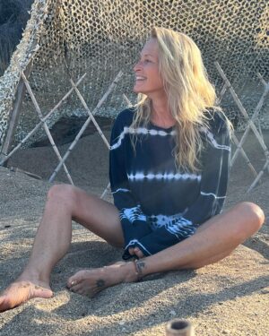 Estelle Lefébure Instagram - White and blue …

#lovelife 
#picby @vic.et.max