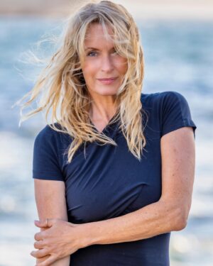 Estelle Lefébure Instagram - Je suis très heureuse et honorée d’être la marraine et membre du jury pour cette nouvelle édition du grand concours « Océano pour Tous ».
Celui-ci s’adresse cette année , aux collèges de Monaco,de France métropolitaine ,des territoires et départements d’Outre-mer, et s’ouvre également à l’international et aux pays francophones .
Cette nouvelle édition rassemble 25 établissements et plus de  600 élèves , avec une attention particulière aux candidatures des établissements situés en Réseaux d’Education Prioritaire (REP) et en zone rurale. 

« Nous souhaitons que cette opération éveille la conscience écologique des jeunes générations autour d’un projet collectif ,créatif et engagé pour l’Océan .»
@robert.calcagno 
@oceanomonaco 

📷 @olivierborde 
@speromare 
#association