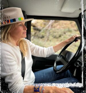 Estelle Lefébure Instagram - ” L’aventure en vaut la peine .."
 Aristote 

#weekend 
#familyandfriemds 

#lovelife