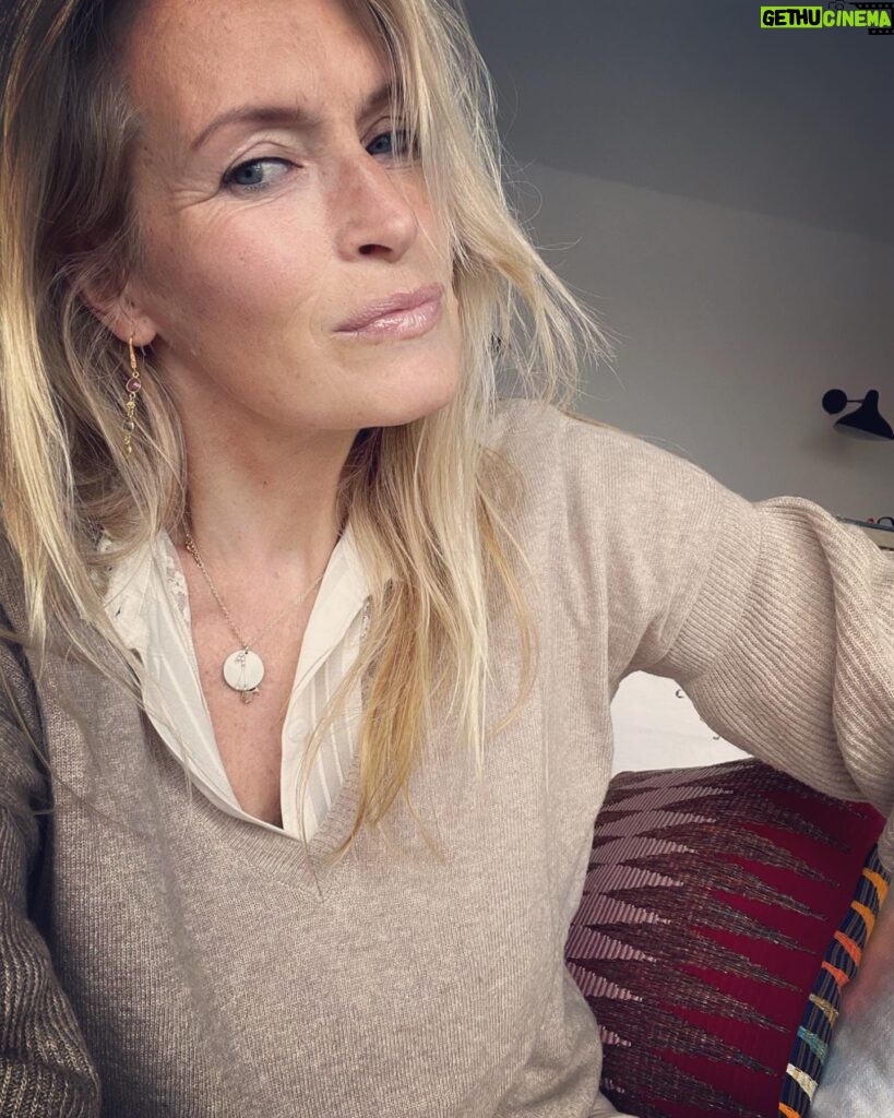 Estelle Lefébure Instagram - In the mood of softness Je vous souhaite une douce journée ✨ #douceur #gratitude #lovelife