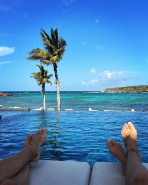 Estelle Lefébure Instagram - On est bien ….✨🙌

@constancecdlf 
#relax 
#lovelife