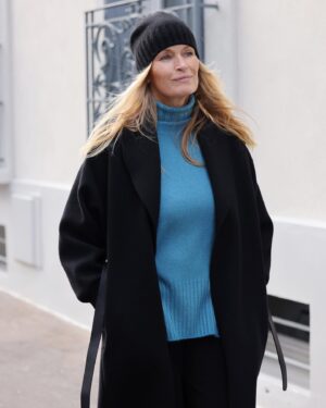 Estelle Lefébure Instagram - On my way to the week-end ..

@falconeriofficial 
#superiorcashmere 
#falconeri