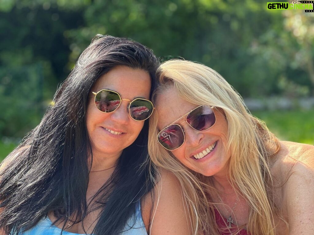 Estelle Lefébure Instagram - What a great week end full of friendship, love and fun @geraldine_sultan #family #friends #fun #naturelovers #normandie