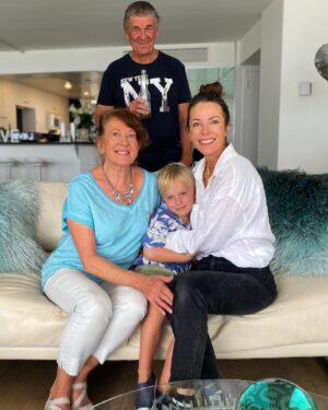 Esther Anderson Instagram - So grateful to have had my mum and papa here this last couple of weeks 💕💕💕
We miss you already!!! 
#family #la