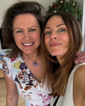 Esther Anderson Instagram - Merry Christmas ☺️🤶☺️didn’t manage to get one family pic 🤣but had the best day with our Aussie Fam 💕💕💕
Tonnes of love everyone xxx