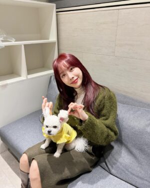 Eun Ji Instagram - 쌀밥이랑 함께한 8주년 축하하기! 호호💝 
(라렌아.... 넘 부담스럽네?🤭🥰)