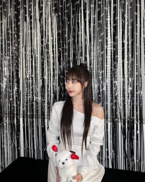 Eun Ji Instagram - 미리크리스ㅁ ㅏ스🎄