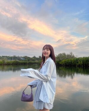 Eun Ji Instagram - 처음으로 반딧불 본 날!🤩