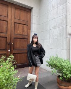 Eun Ji Instagram - 🖤