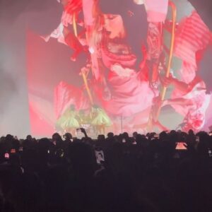 Eva Ariel Binder Instagram - I had the most MAGICAL MYSTICAL NIGHT at the Trilogy Tour at the Kia Forum. OH MY GOD. AHHHHH anyway :) I LOVE YOU MELANIE!!!!!! #crybaby #trilogytour #melaniemartinez #k12 #portals #kiaforum #tour #concert @littlebodybigheart … ignore my screaming lol