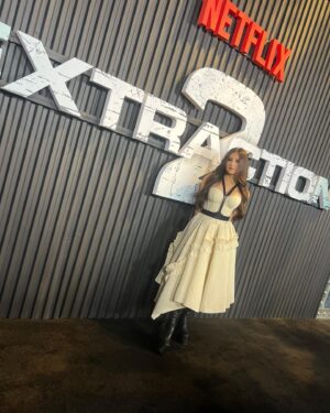 Eva Ariel Binder Instagram - Some of my favorite highlights of last nights Extraction 2 Premiere! Thank you so much @netflix and @agbofilms for @agbofilms for inviting me! The movie was PHENOMENAL!!! I had such a great time, and met so many cool people! Great job everyone at @imncreative the sound was amazing :) @pit_shepherds_palace @karolinanewall @mark.binder @adam_bessa @chrishemsworth @maximilianpiazza @nakedmoleratenthusiast @jocelyn_biga  #extraxtion2