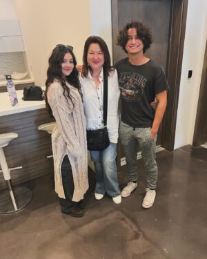Eva Ariel Binder Instagram - Crazy exciting news coming soon!!!!! Leaving it there for now!!! @riomangini @pallasmanagementgroup @innovativeartists @mspallas