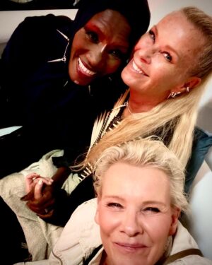 Eva Dahlgren Instagram - Det finns ingen annan som hon @gracejonesofficial Energi rakt ut i universum och rakt in i hjärtat. Thanks for a beautiful night ❤️
