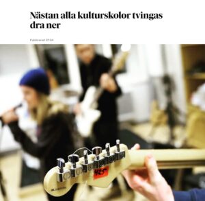 Eva Dahlgren Instagram - Vi är många som förstår att det ena ger det andra…det ena tar det andra…vad du ger är vad du får… kultur ger sammanhang…får oss att förstå sammanhang…får oss att känna oss delaktiga…tillsammans… så varför förstår inte regeringen det? #regeringen #kulturministern  #sverigeskommuner