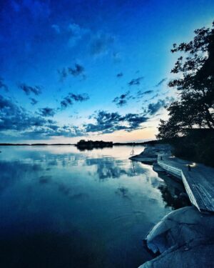 Eva Dahlgren Instagram - Nationaldag 500. Vilket land jag är född i. Älskar det! Jag har haft ynnesten att kunna resa runt o se världen. Kommer hem. Lika stolt varje gång. Det höga taket. Demokrati. Jämställdhet. Just idag ser jag bara på allt det vackra. Imorgon går vi vidare…❤️