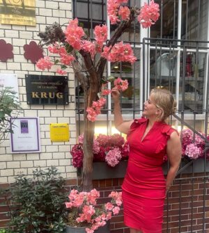 Eva Habermann Instagram - Heute Abend bei “Tim Raue” mit meinem Schatz, um auf ein erfolgreiches Projekt von Fantomfilm anzustoßen 💖🍽️

@timraueofficial 
@fantomfilm_gmbh 

#berlin #food #gourmet #happy #timraue #actress #evahabermann #picoftheday #photooftheday