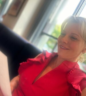 Eva Habermann Instagram - Heute Abend bei “Tim Raue” mit meinem Schatz, um auf ein erfolgreiches Projekt von Fantomfilm anzustoßen 💖🍽️

@timraueofficial 
@fantomfilm_gmbh 

#berlin #food #gourmet #happy #timraue #actress #evahabermann #picoftheday #photooftheday