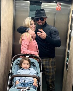 Eva Perkausová Instagram - Dnešní odpoledne v obklopení hřebců 😂🐎