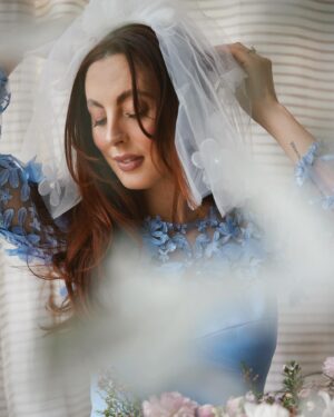 Eva Amurri Martino Instagram - Take my hand, take my whole life too 💙🥹 

I’m just two months away from my wedding day and I’d be lying if I said the stress of planning the day and figuring out all the finishing touches hadn’t caught up to me. Today on HappilyEvaAfter.com I’m talking about the realities of a second wedding countdown, what we have left on the to-do list, and what we’ve been doing that’s been helping us refocus our energy to a more positive & constructive place as we approach our union. 

Also a moment for these photos. I had a real vision and @juliadags said say less 😍📷

#weddinginspiration #vintagewedding #vintagestyle #vintageaesthetic #priscillapresley #elvis