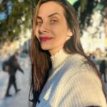 Eva Decastelo Instagram - V Madridu. Rtěnka, řasenka, sluníčko a jdu. Jak málo stačí, když je člověk štastný. #stastna #happy #madrid #vylet #travel #story