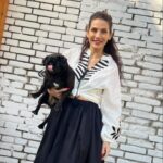 Eva Decastelo Instagram - Naše mopsinka Elinka(říkáme jí Buřtíčku❤️) Nedokážu si život bez psího parťáka představit. A co vy? Jste psí nebo kočičí člověk?