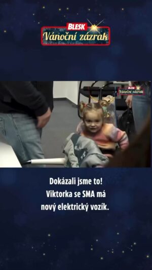 Eva Decastelo Instagram - Sbírka na @doniocz Vánoční zázrak Blesku byla úspěšná ♥️ Pomohli jsme společně Viktorce se SMA, která za vybrané peníze dostala elektrický vozíček. Do Blesku si ho přijela převzít. 

Děkujeme všem, kteří přispěli. Ta radost celé rodiny a Viktorky je nepopsatelná ❤️

#vanocnizazrakblesku #viktorkasma #bleskcz #doniocz