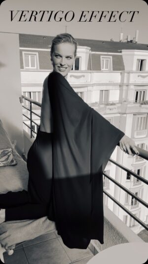 Eva Herzigová Instagram - Really??!…..I know! So scared of heights…🫣