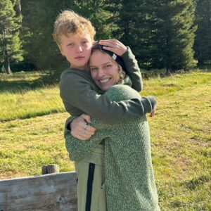 Eva Herzigová Instagram - 🇨🇭 Switzerland in summer brings the best in me…pure nature energy, family fun and sports and sweetest friends ❤️🙏🏻🤗🥳