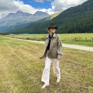 Eva Herzigová Instagram - 🇨🇭 Switzerland in summer brings the best in me…pure nature energy, family fun and sports and sweetest friends ❤️🙏🏻🤗🥳