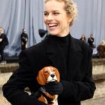 Eva Herzigová Instagram – P U P P Y  L O V E 🐶

@balenciaga 
demna
@johanfleury

@lauren_bos 
@alessandrorebecchi